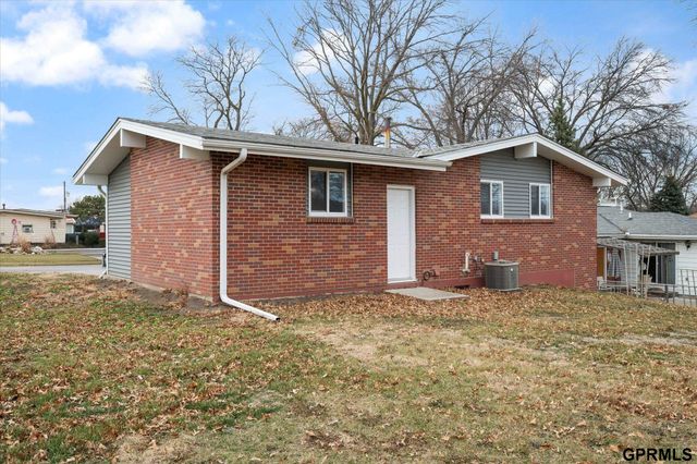 800 Northborough Lane, Lincoln, NE 68505