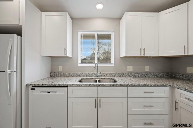 800 Northborough Lane, Lincoln, NE 68505