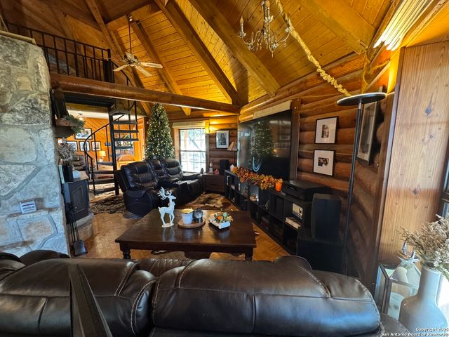 620 Lake Forest, Pipe Creek, TX 78063