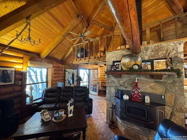 620 Lake Forest, Pipe Creek, TX 78063