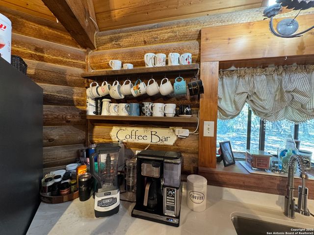 620 Lake Forest, Pipe Creek, TX 78063