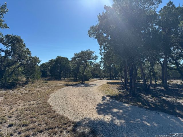 620 Lake Forest, Pipe Creek, TX 78063