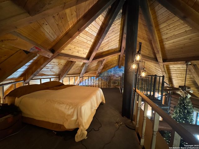 620 Lake Forest, Pipe Creek, TX 78063