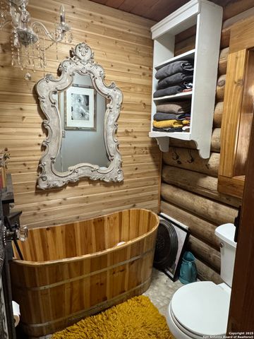 620 Lake Forest, Pipe Creek, TX 78063