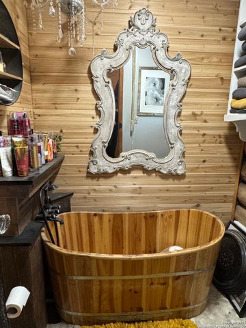 620 Lake Forest, Pipe Creek, TX 78063