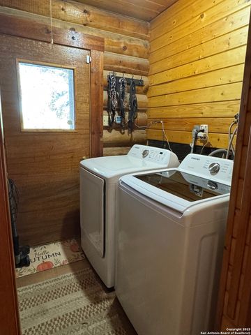 620 Lake Forest, Pipe Creek, TX 78063