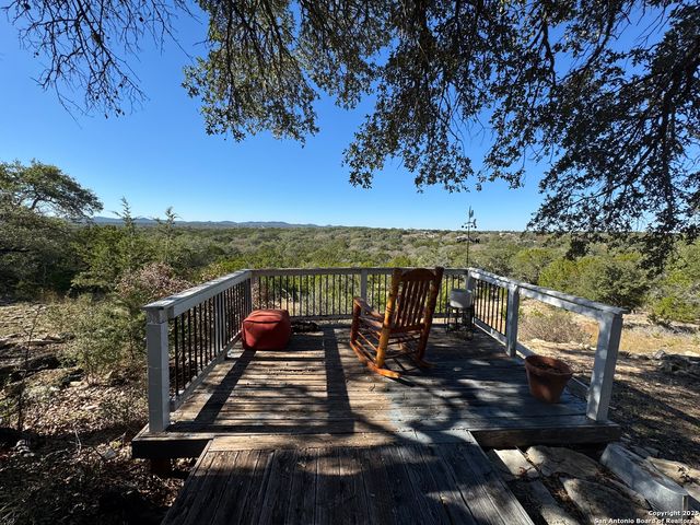 620 Lake Forest, Pipe Creek, TX 78063