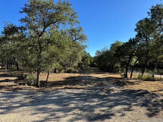 620 Lake Forest, Pipe Creek, TX 78063