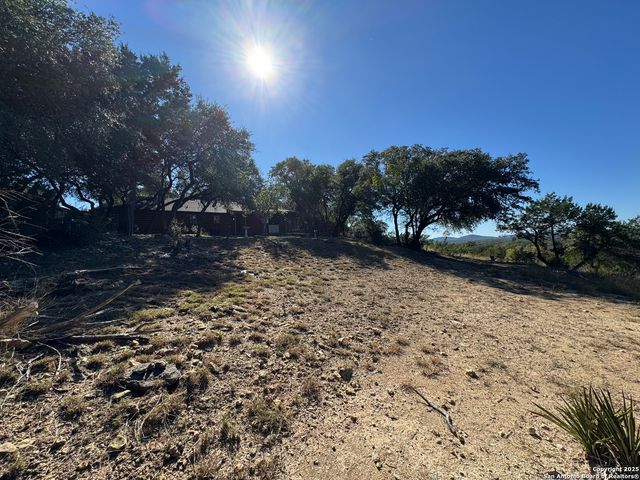 620 Lake Forest, Pipe Creek, TX 78063