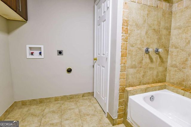 1534 Hayden Mill Way, Lawrenceville, GA 30043