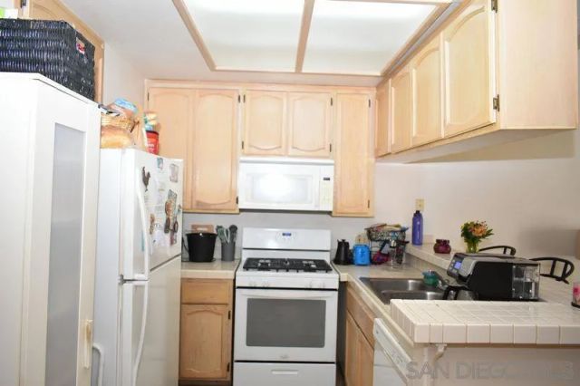 9290 Towne Centre Dr 87, San Diego, CA 92121