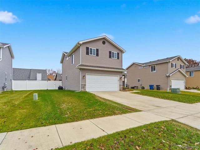 250 Fountain Park Drive, Waterford, MI 48327
