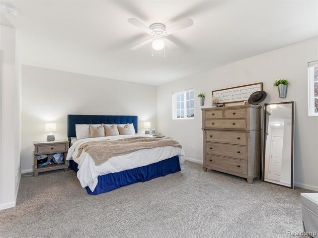 250 Fountain Park Drive, Waterford, MI 48327