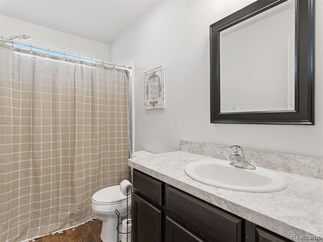 250 Fountain Park Drive, Waterford, MI 48327