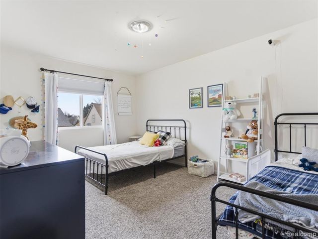 250 Fountain Park Drive, Waterford, MI 48327