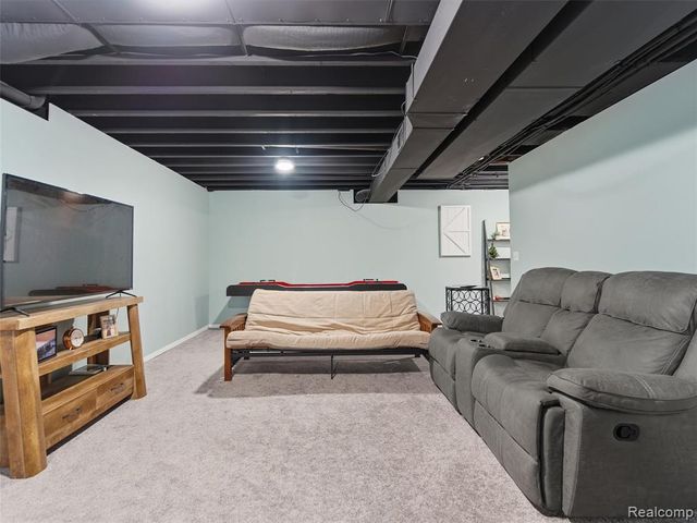 250 Fountain Park Drive, Waterford, MI 48327