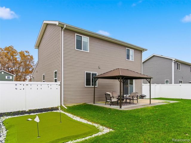 250 Fountain Park Drive, Waterford, MI 48327