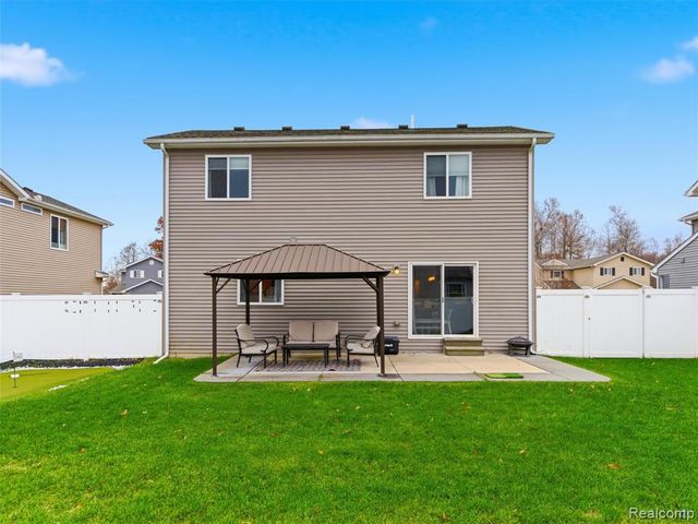 250 Fountain Park Drive, Waterford, MI 48327