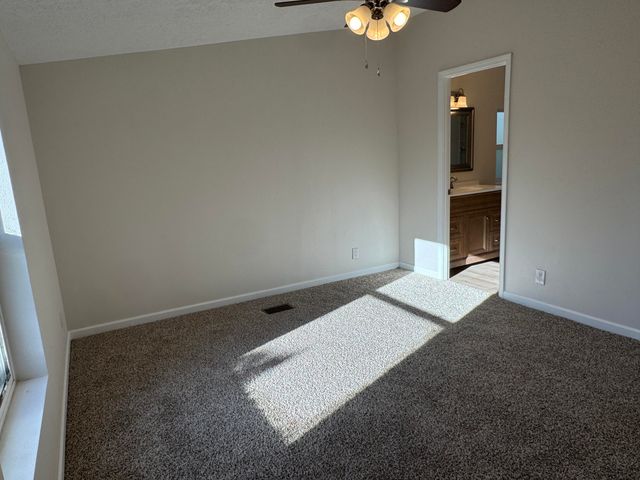 13 E Willard Road, Edgewood, NM 87015