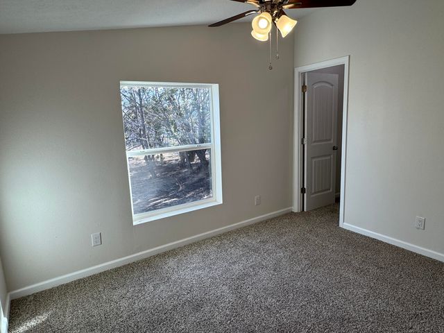 13 E Willard Road, Edgewood, NM 87015