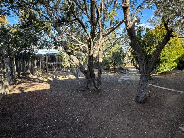 13 E Willard Road, Edgewood, NM 87015