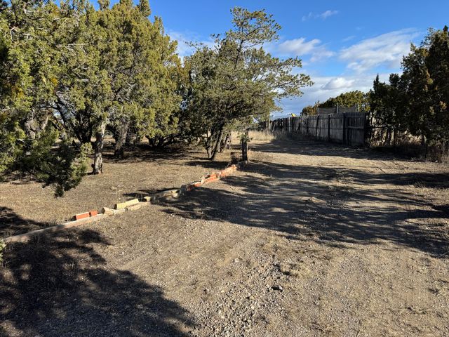 13 E Willard Road, Edgewood, NM 87015