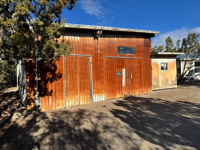 13 E Willard Road, Edgewood, NM 87015