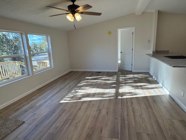 13 E Willard Road, Edgewood, NM 87015