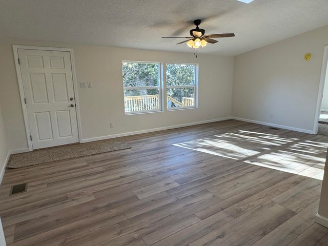 13 E Willard Road, Edgewood, NM 87015