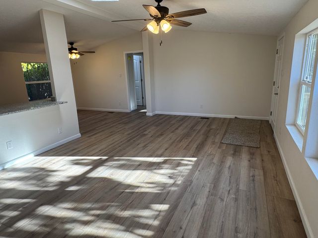 13 E Willard Road, Edgewood, NM 87015