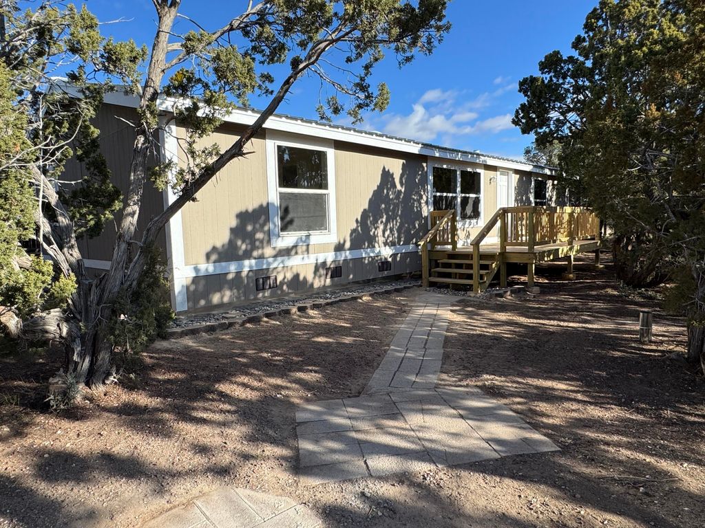 13 E Willard Road, Edgewood, NM 87015