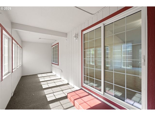 1785 BROOKHURST Way, Grants Pass, OR 97527