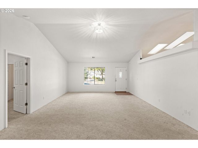 1785 BROOKHURST Way, Grants Pass, OR 97527