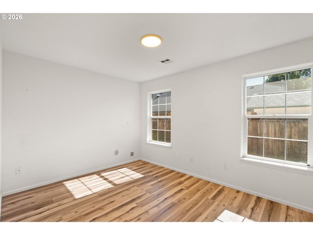 1785 BROOKHURST Way, Grants Pass, OR 97527
