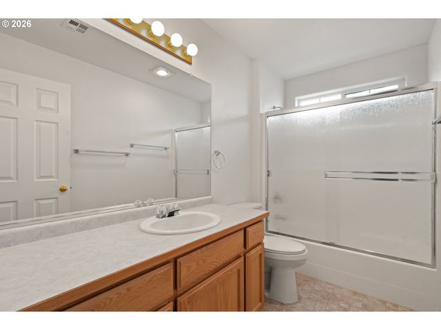 1785 BROOKHURST Way, Grants Pass, OR 97527
