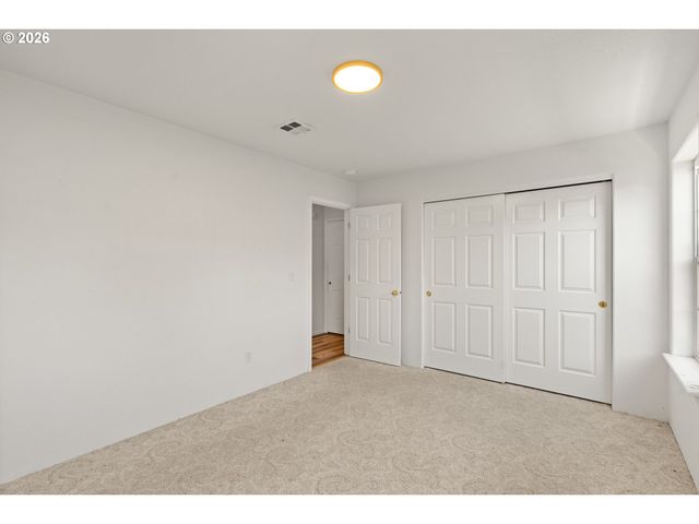 1785 BROOKHURST Way, Grants Pass, OR 97527