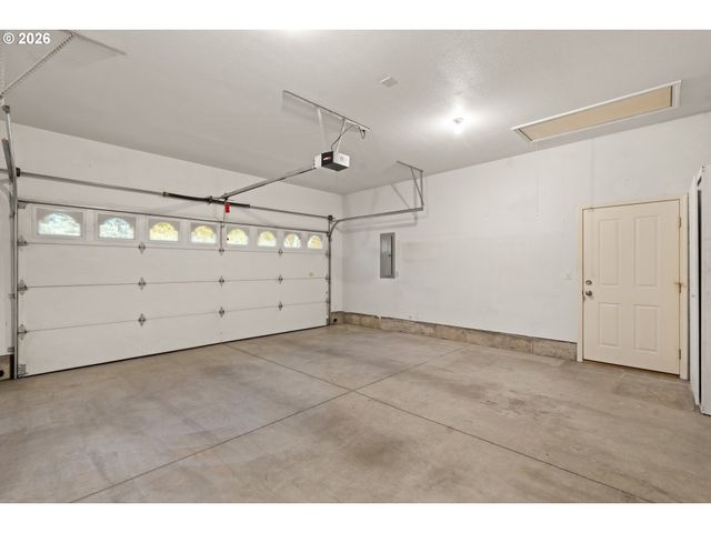 1785 BROOKHURST Way, Grants Pass, OR 97527