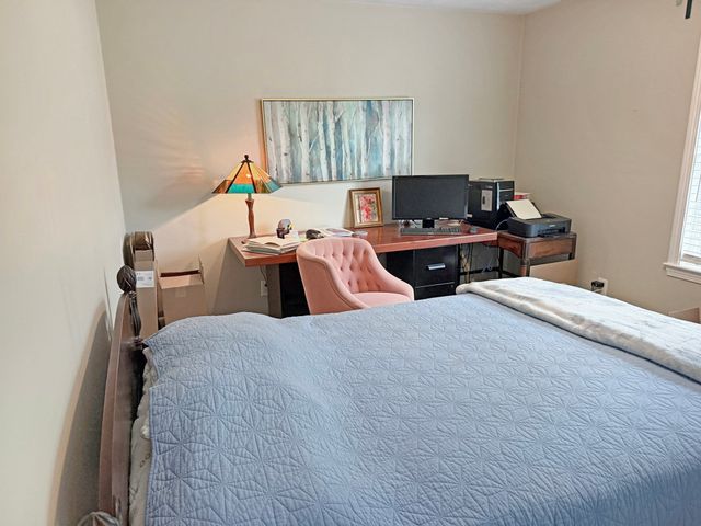 239 Union St 2, Franklin, MA 02038