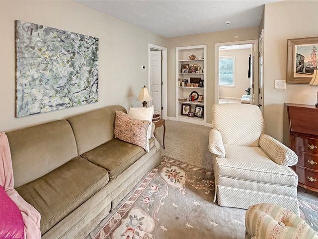 239 Union St 2, Franklin, MA 02038