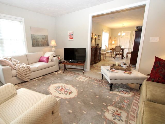 239 Union St 2, Franklin, MA 02038