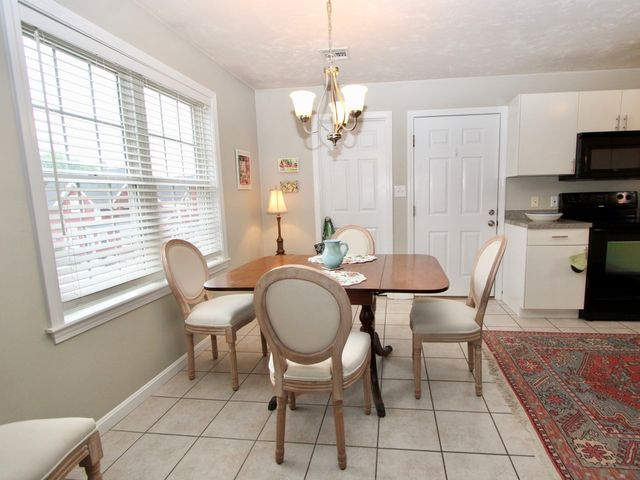 239 Union St 2, Franklin, MA 02038