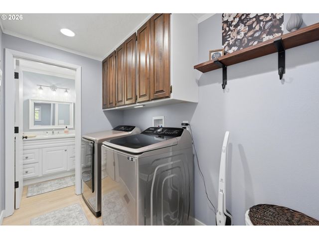 5095 Se ROETHE Rd, Milwaukie, OR 97267