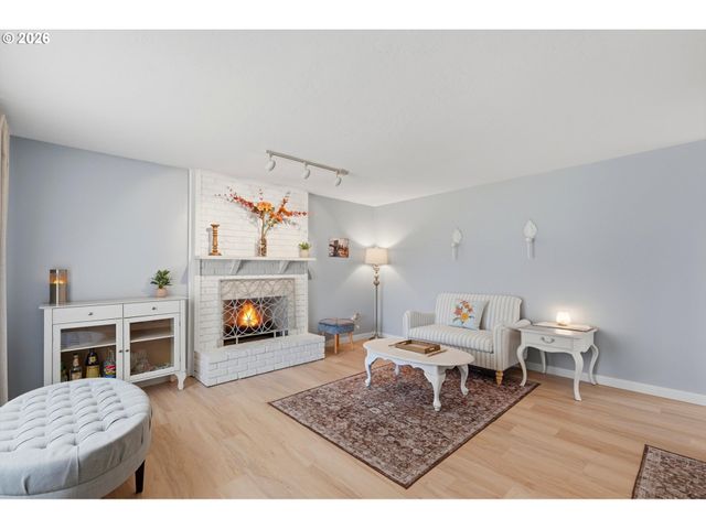 5095 Se ROETHE Rd, Milwaukie, OR 97267