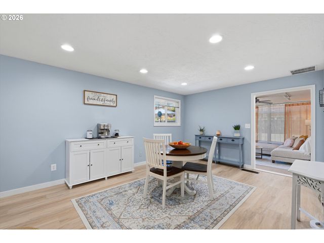 5095 Se ROETHE Rd, Milwaukie, OR 97267