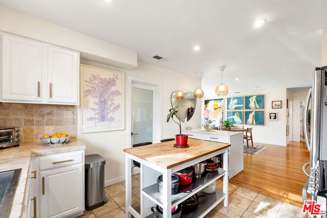 2316 Laurelmont Place, Los Angeles, CA 90046