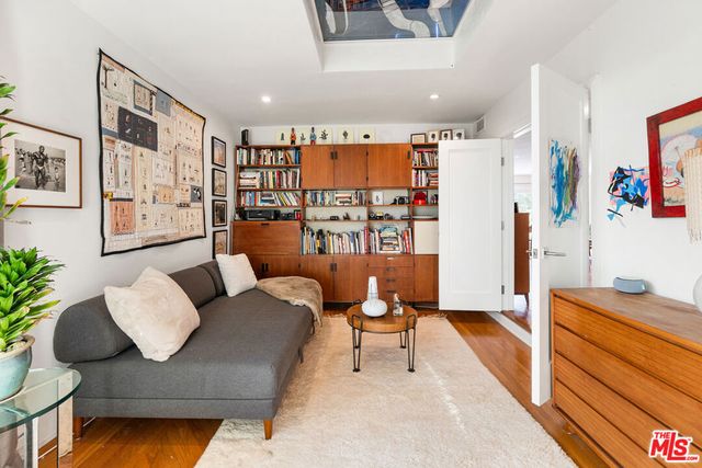 2316 Laurelmont Place, Los Angeles, CA 90046