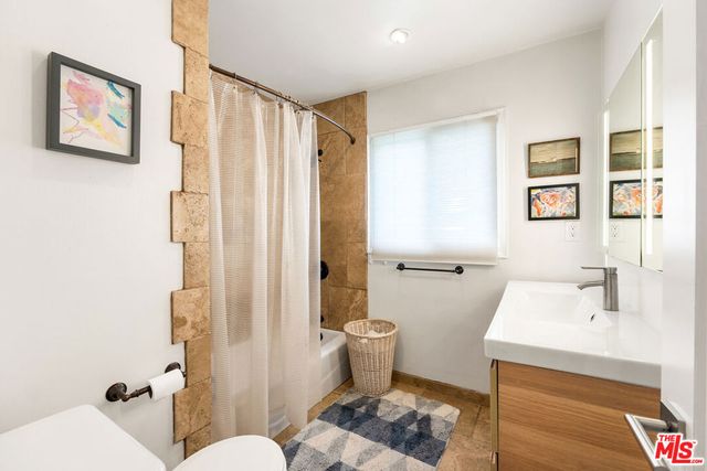 2316 Laurelmont Place, Los Angeles, CA 90046