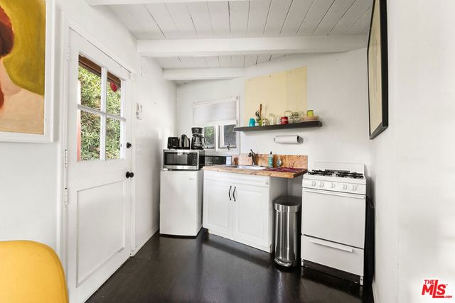 2316 Laurelmont Place, Los Angeles, CA 90046