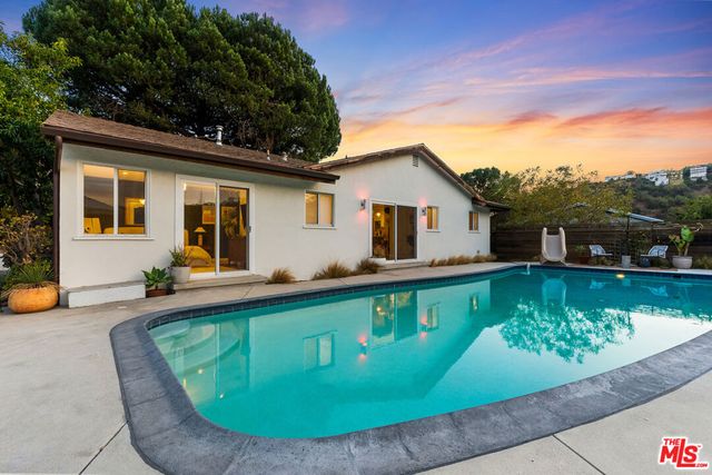 2316 Laurelmont Place, Los Angeles, CA 90046