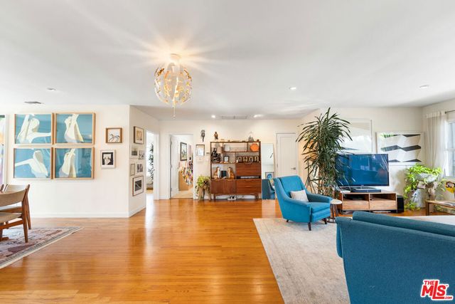 2316 Laurelmont Place, Los Angeles, CA 90046